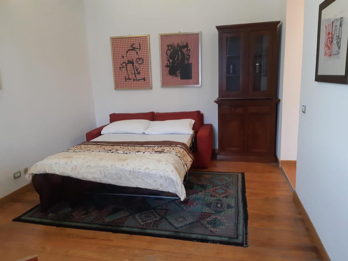 Holy Earth Apartment Гифа Екстериор снимка