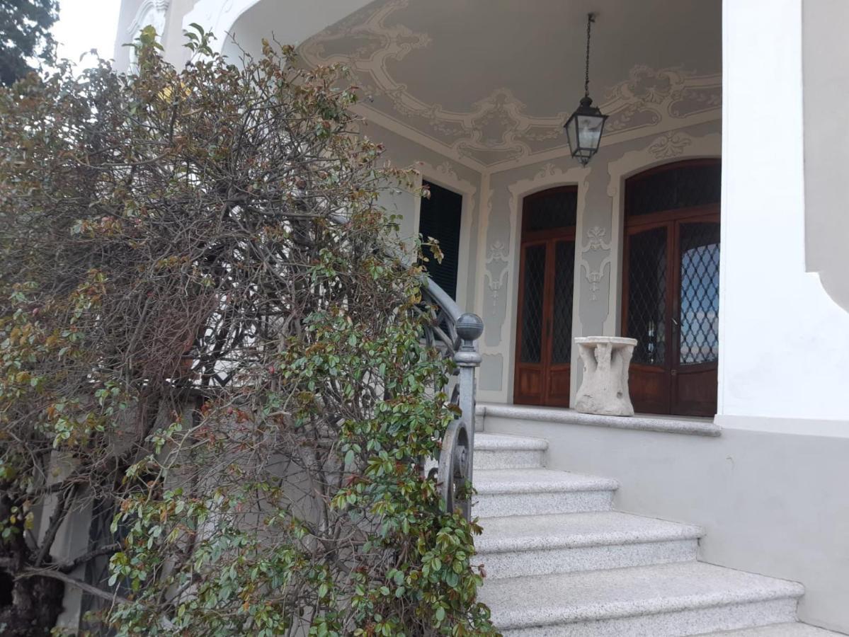 Holy Earth Apartment Гифа Екстериор снимка